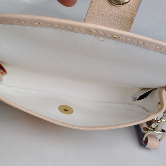 Dooney & Burke Disney Limited Edition Wristlet. - Picture 16 of 16